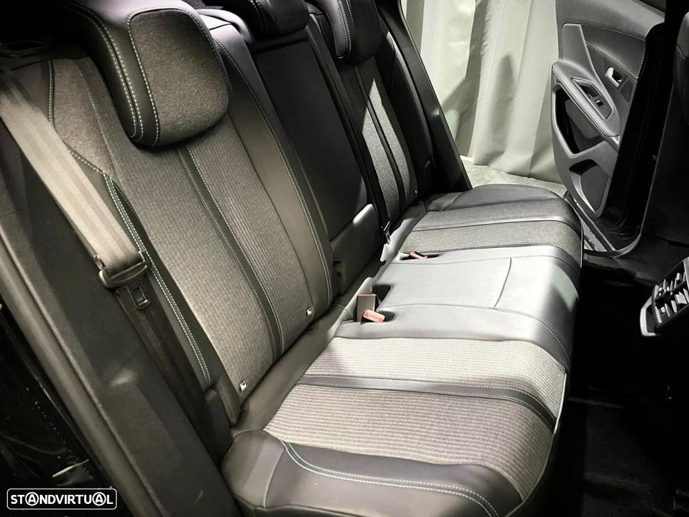 Peugeot 3008 1.6 Hybrid Allure Pack e-EAT8 - 23
