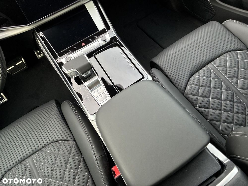 Audi Q8 - 16