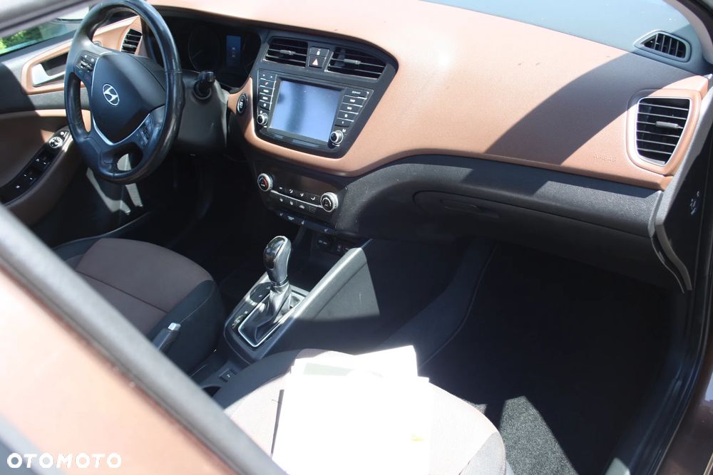 Hyundai i20 1.4 Automatik Style - 10