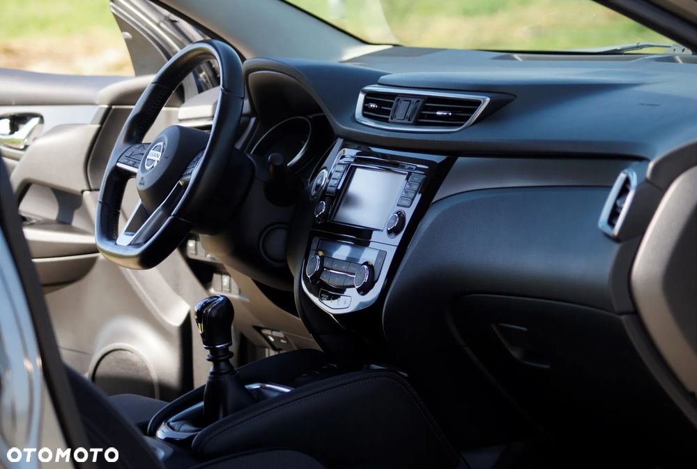 Nissan Qashqai - 25