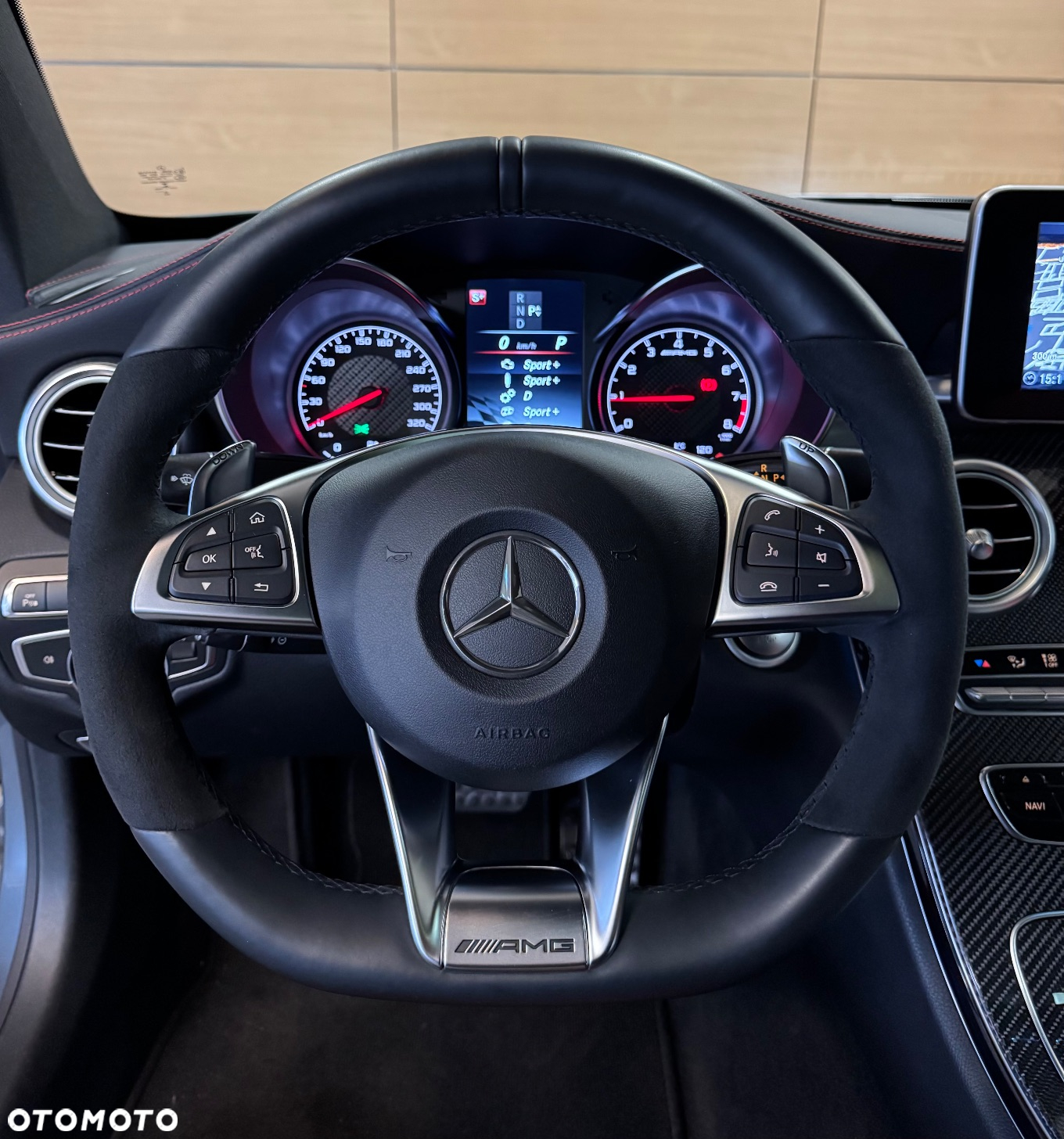 Mercedes-Benz Klasa C AMG 63 - 12
