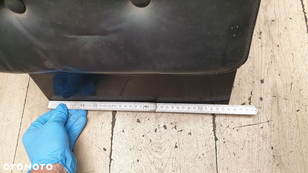 Kufer centralny z oparciem pasażera - 12