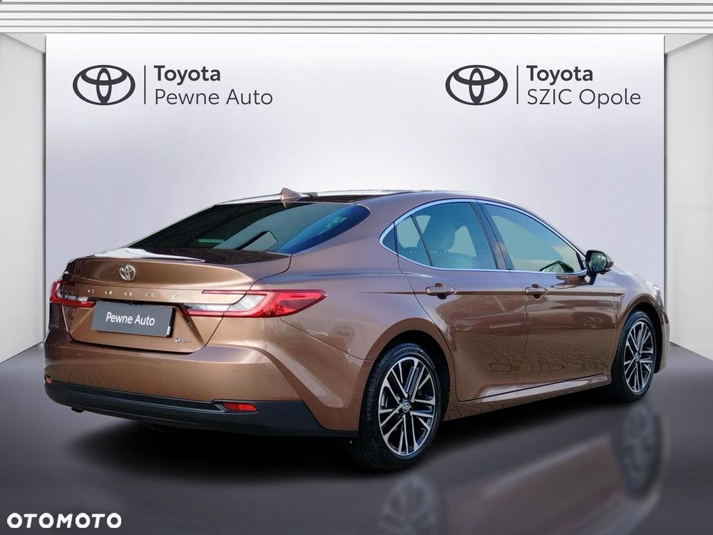 Toyota Camry - 6