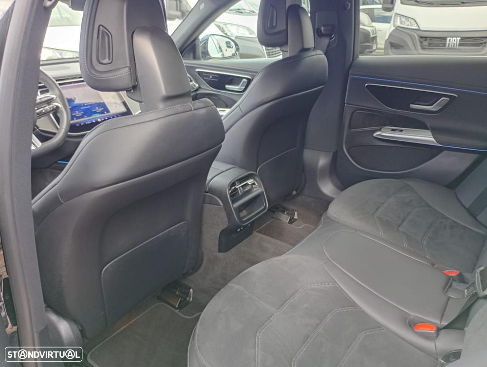 Mercedes-Benz E 300 e AMG Line - 44