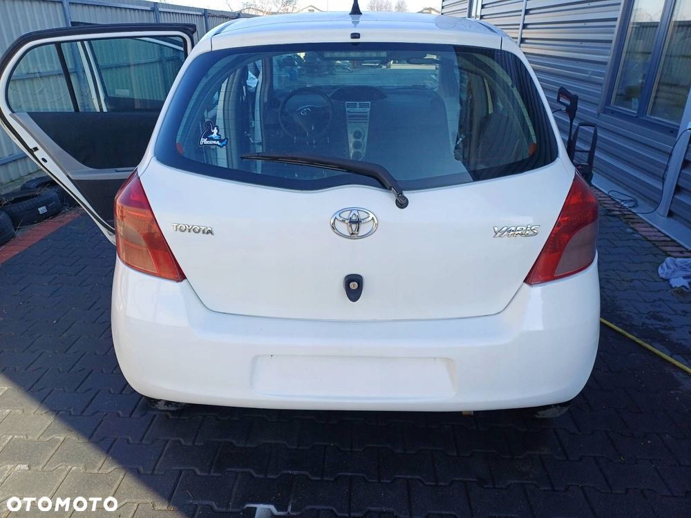 KOMPLETNY TYŁ KLAPA ZDERZAK LAMPA TYŁ TOYOTA YARIS II 068 HB 5D - 2