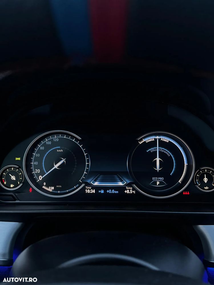 BMW Seria 5 525d xDrive - 4