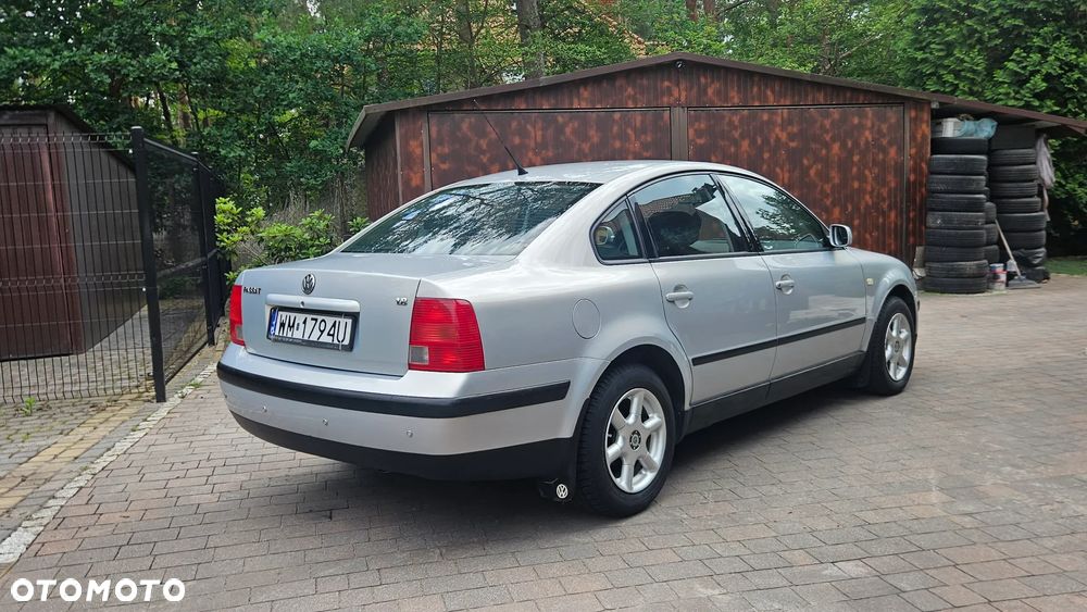 Volkswagen Passat - 10