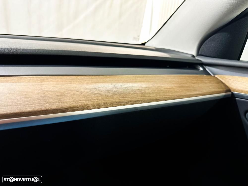 Tesla Model Y Long Range Dual Motor AWD - 35