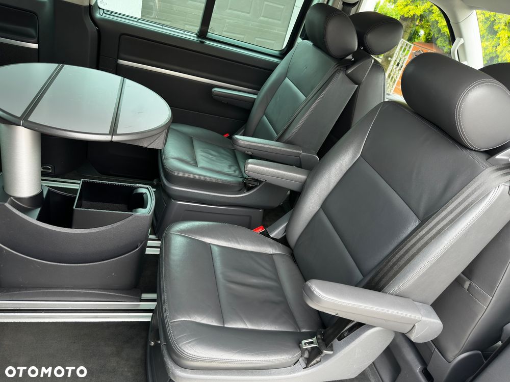 Volkswagen Multivan - 15
