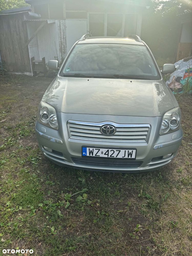 Toyota Avensis - 1