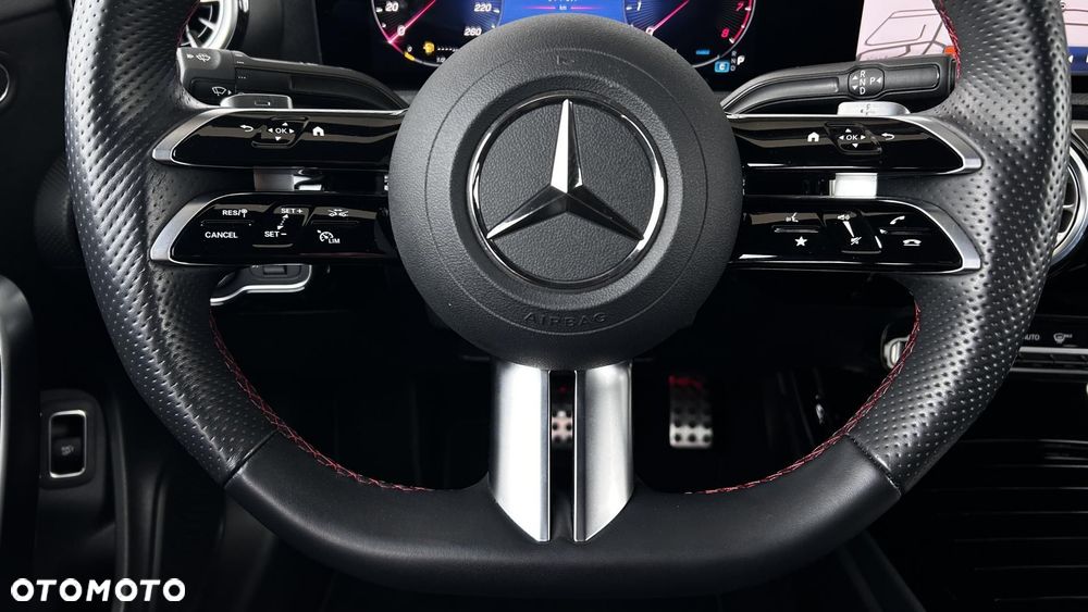 Mercedes-Benz CLA 180 AMG Line 7G-DCT - 15