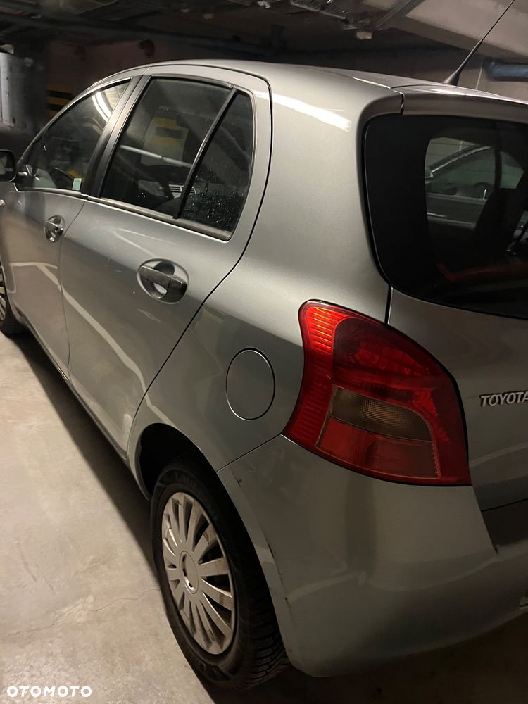 Toyota Yaris - 5