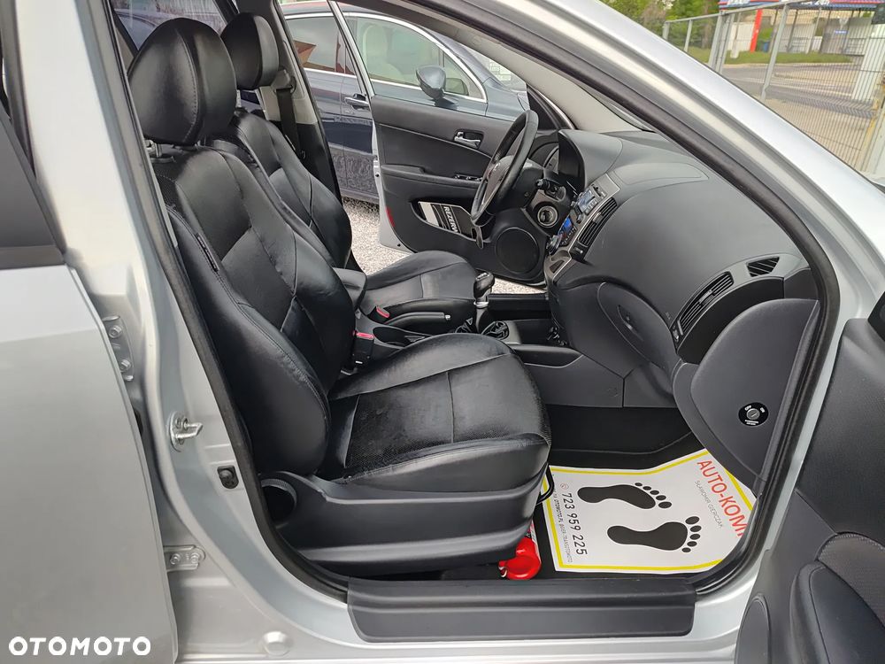 Hyundai i30 1.6 CRDi Blue Style - 25
