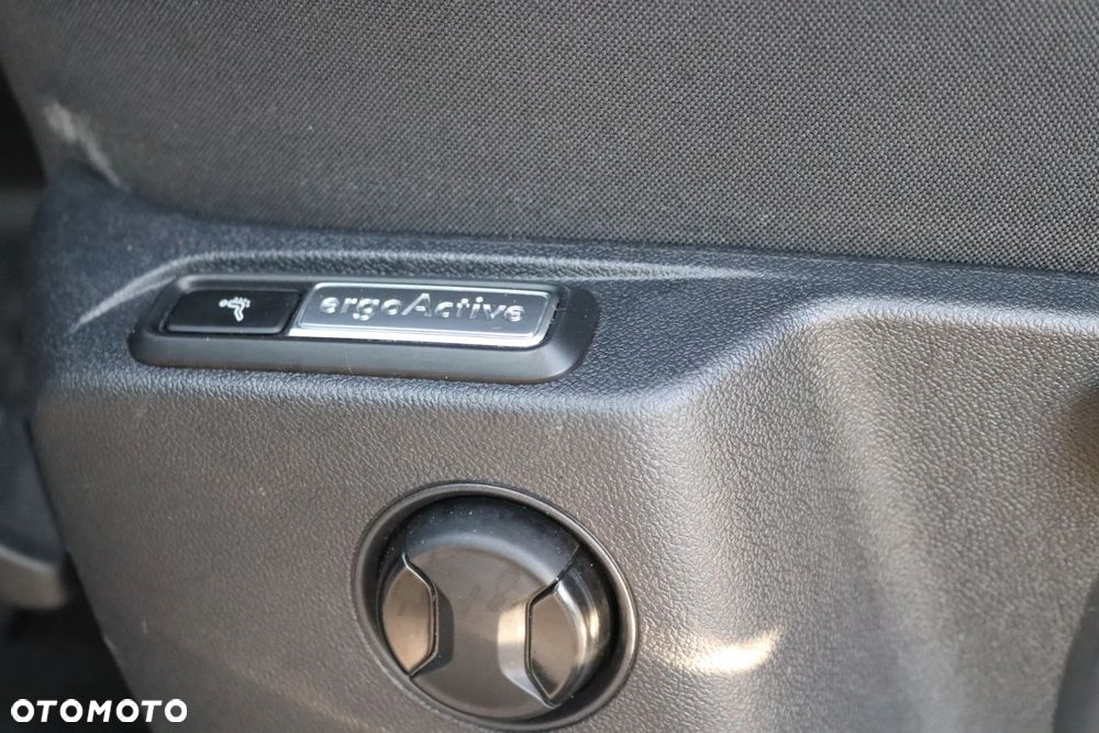Volkswagen Tiguan - 38