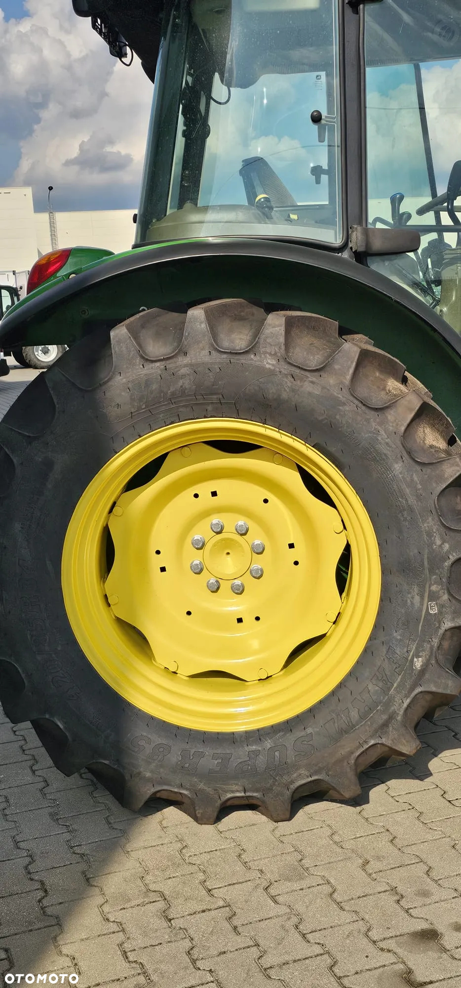 John Deere 5090R - 11