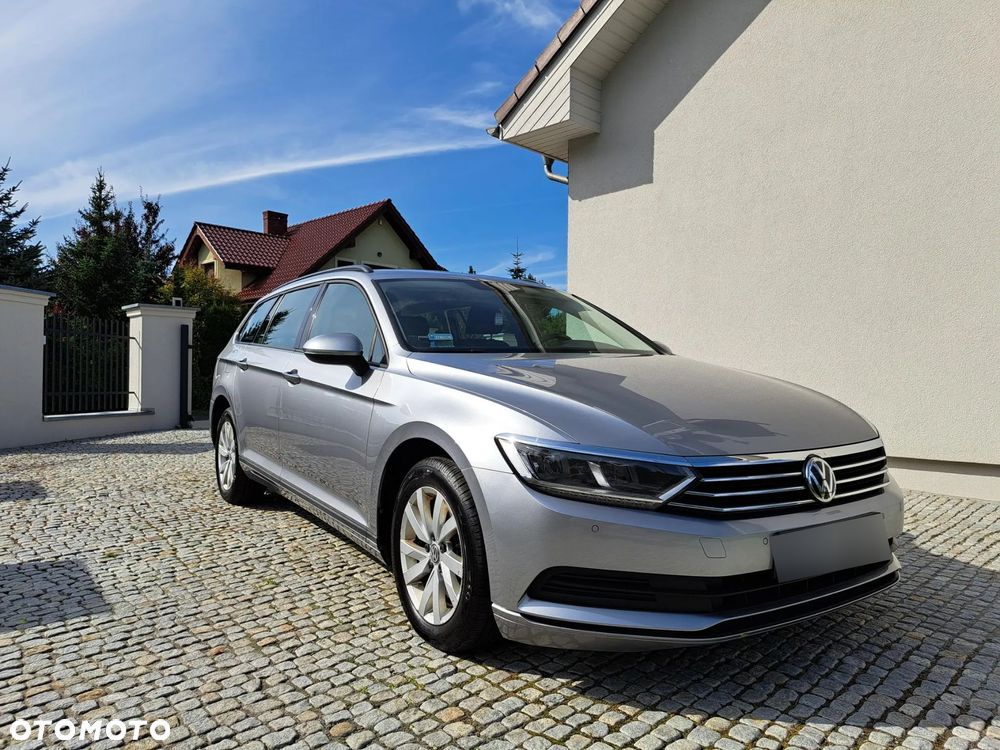 Volkswagen Passat - 2