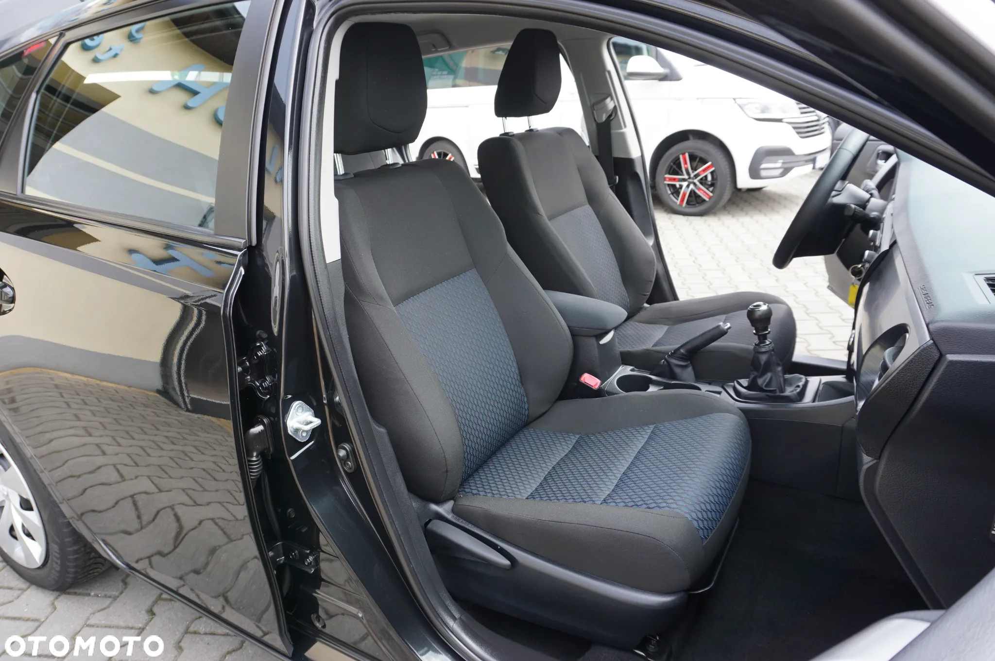 Toyota Auris 1.33 Dual-VVT-i Edition - 27