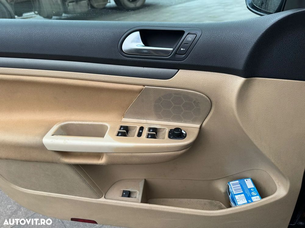 Volkswagen Golf 1.9 TDI Comfortline - 23