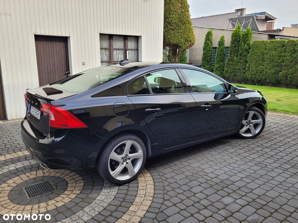 Volvo S60 D3 Linje Svart - 9