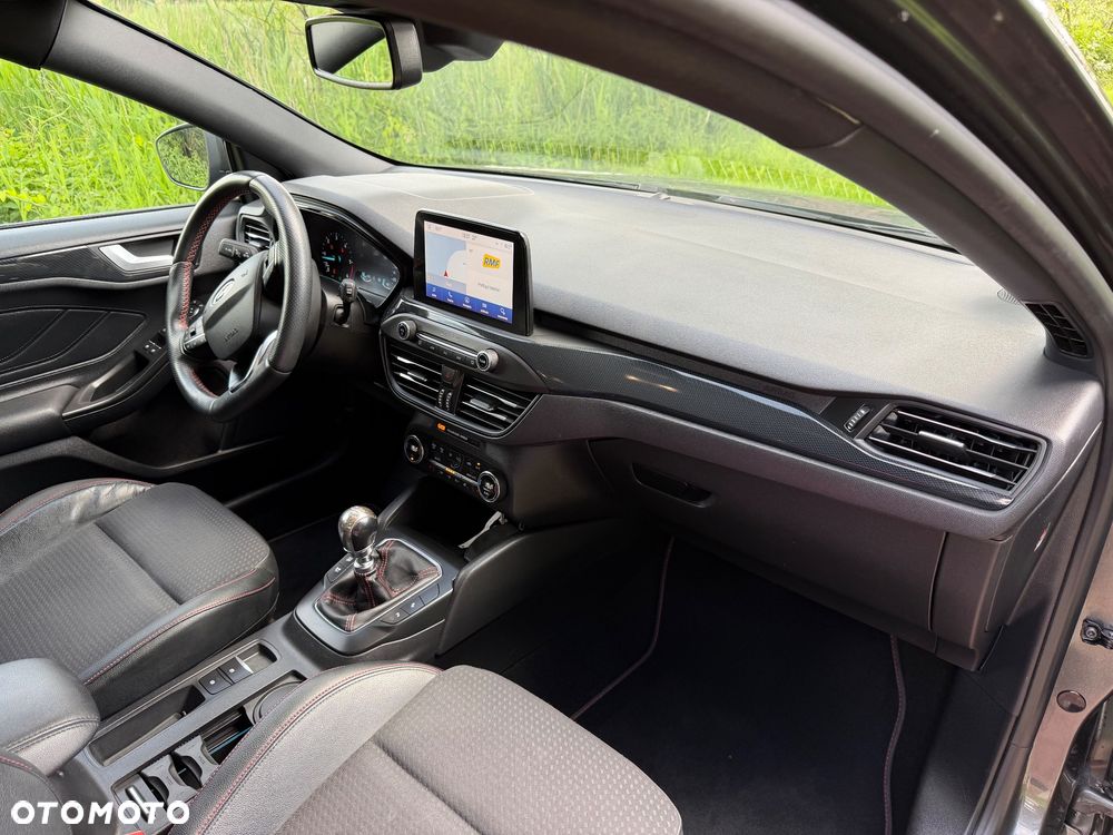 Ford Focus 1.5 EcoBlue Start-Stopp-System ST-LINE - 12