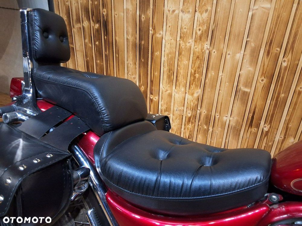 Suzuki Intruder - 13