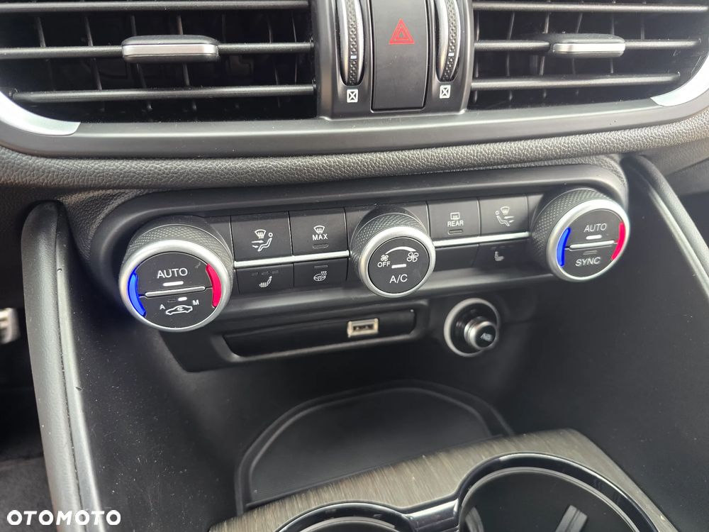 Alfa Romeo Giulia - 34