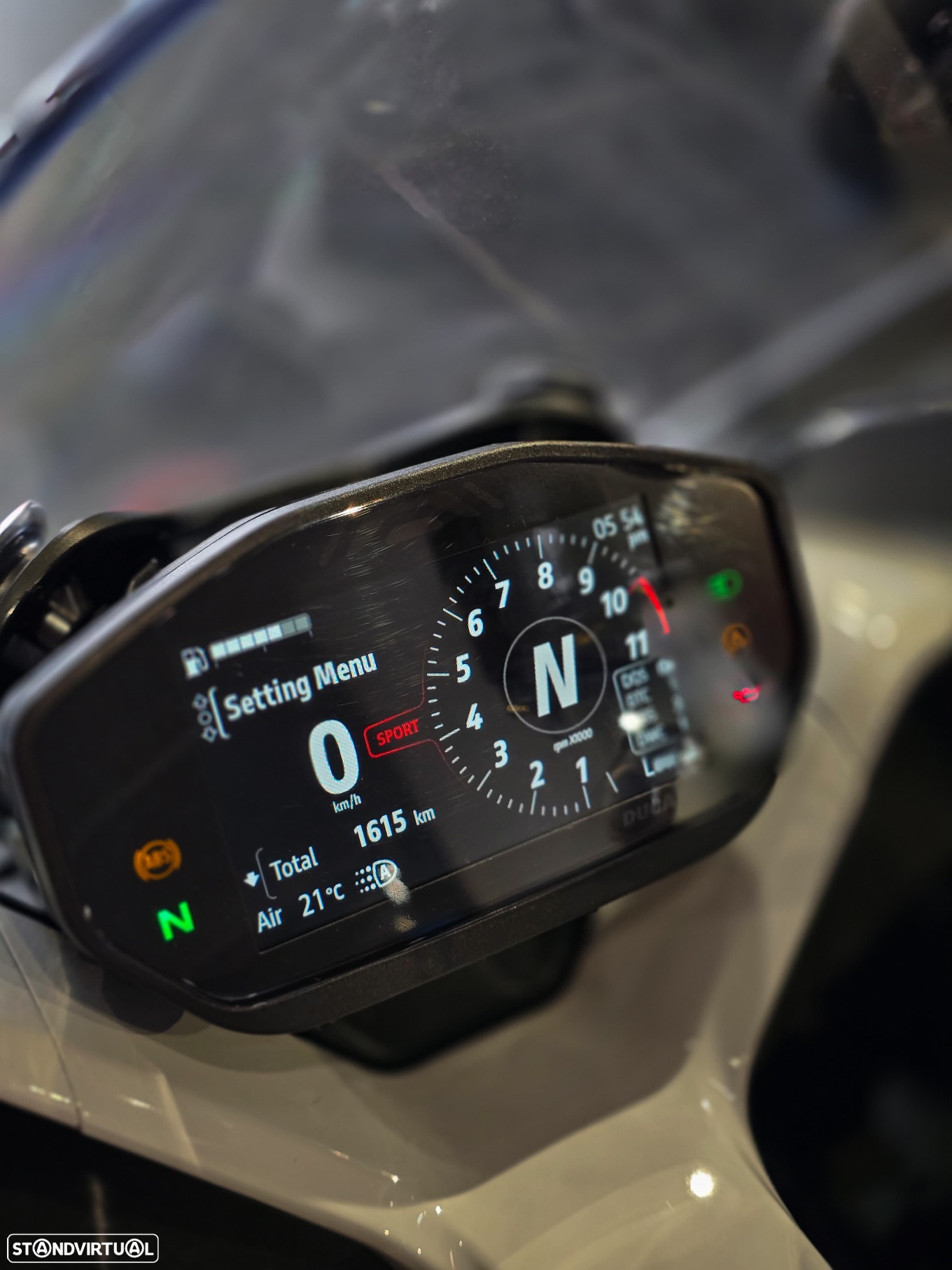 Ducati Supersport 950 - 8