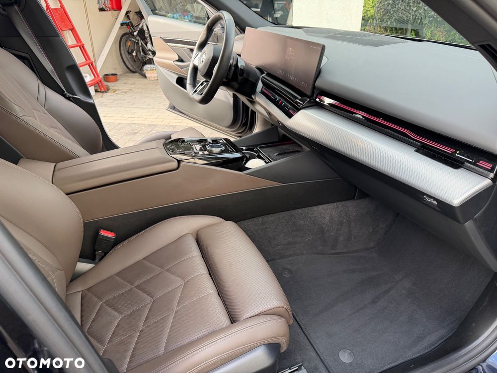 BMW Seria 5 520d xDrive mHEV M Sport - 14
