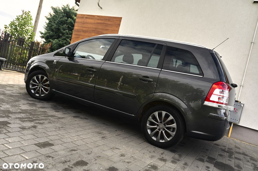 Opel Zafira 1.6 - 12