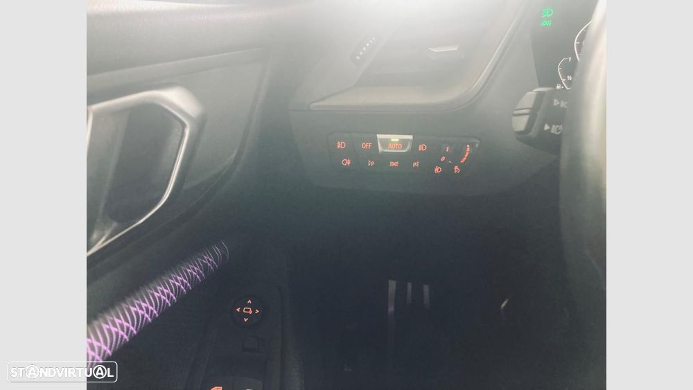 BMW 116 d Pack Desportivo M Auto - 16