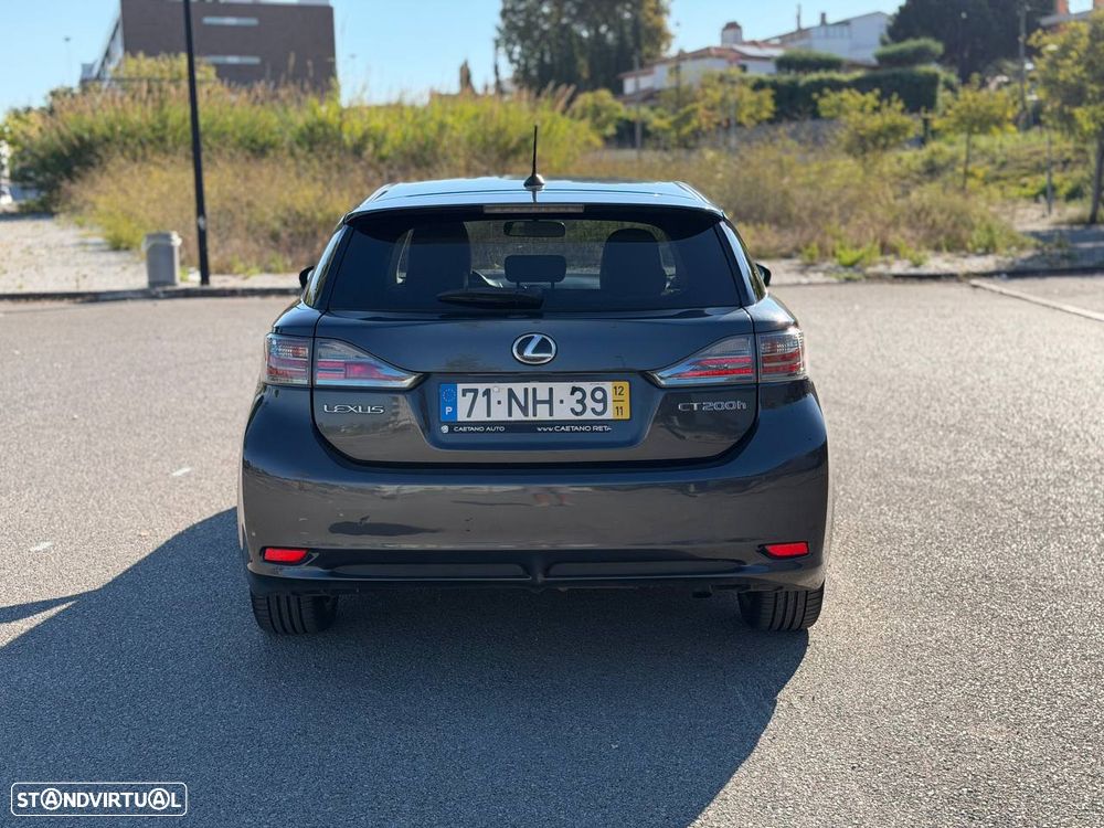 Lexus CT 200h - 8