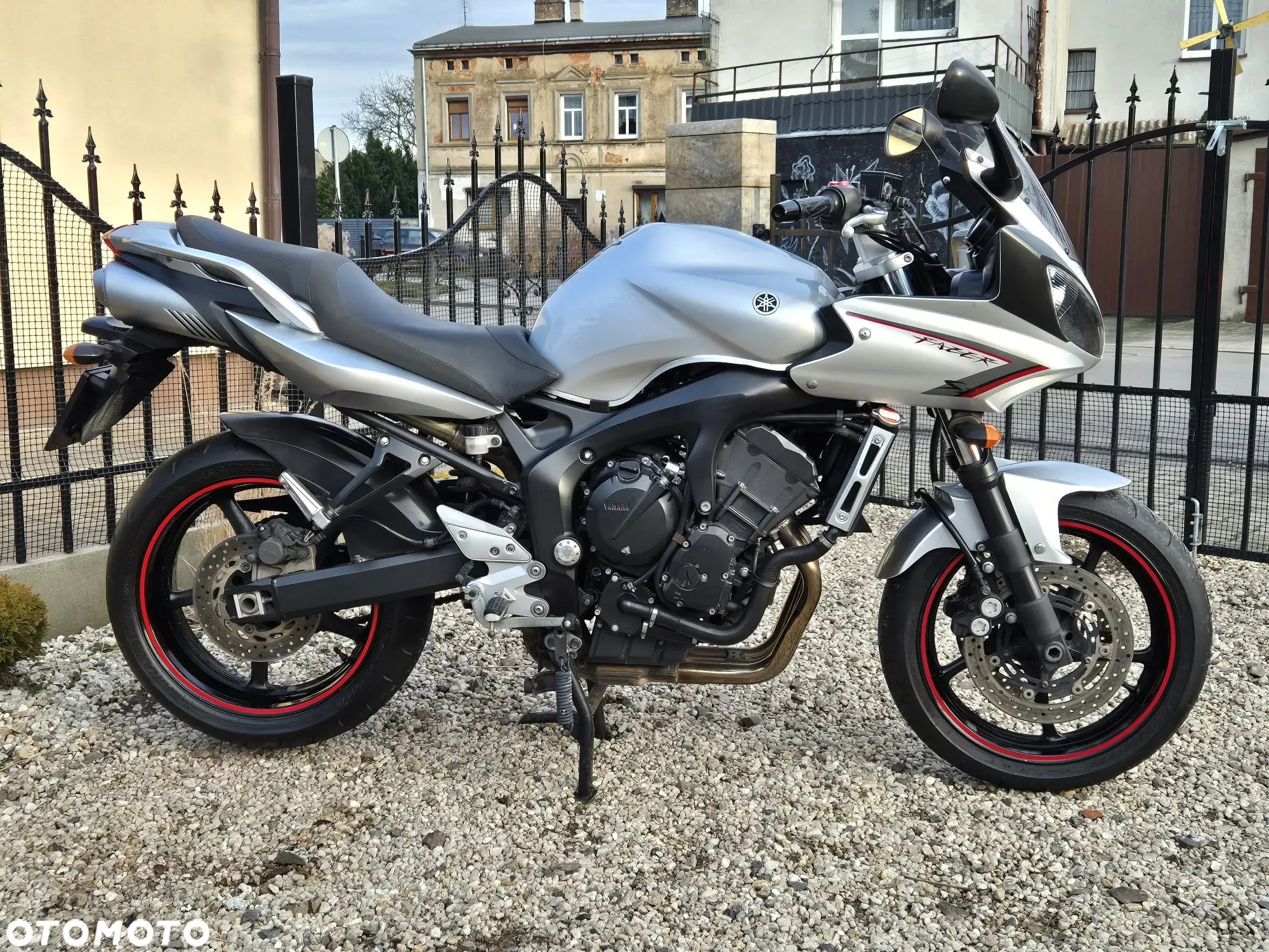Yamaha FZ6 - 9