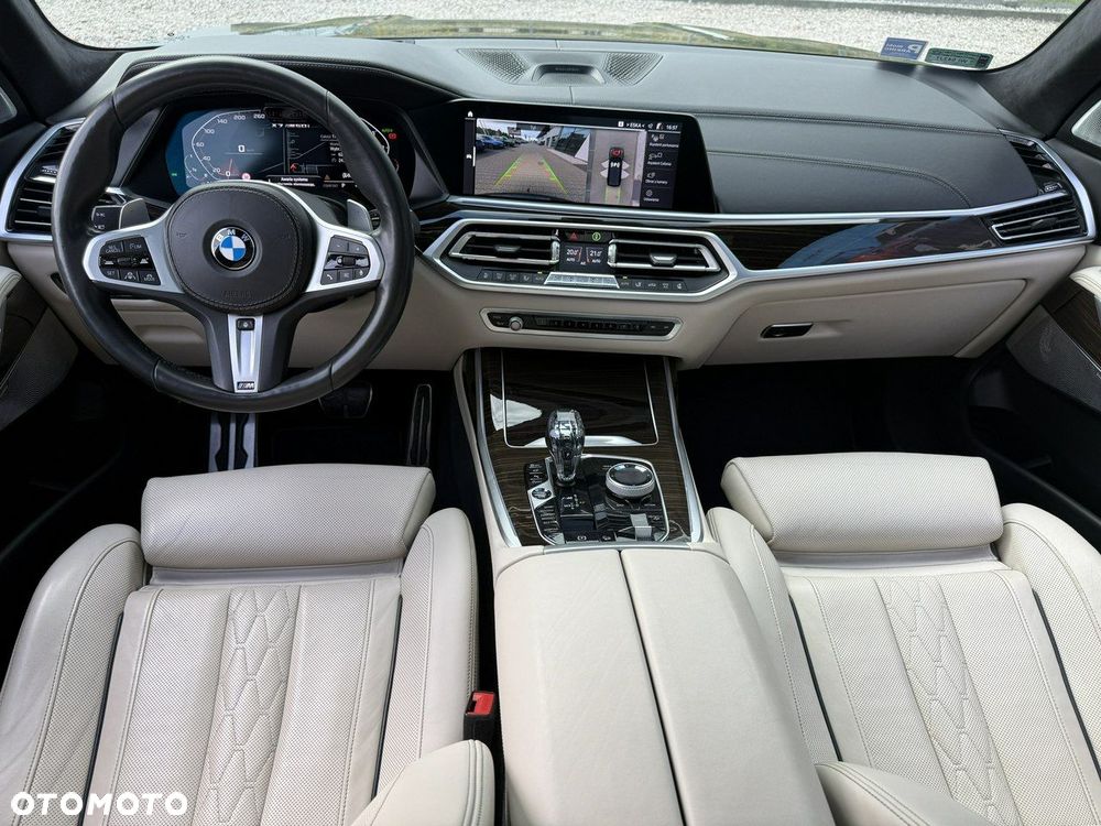 BMW X7 - 7