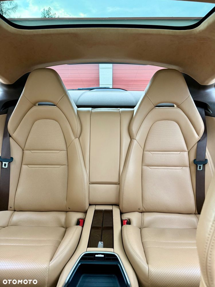 Porsche Panamera 4 - 12