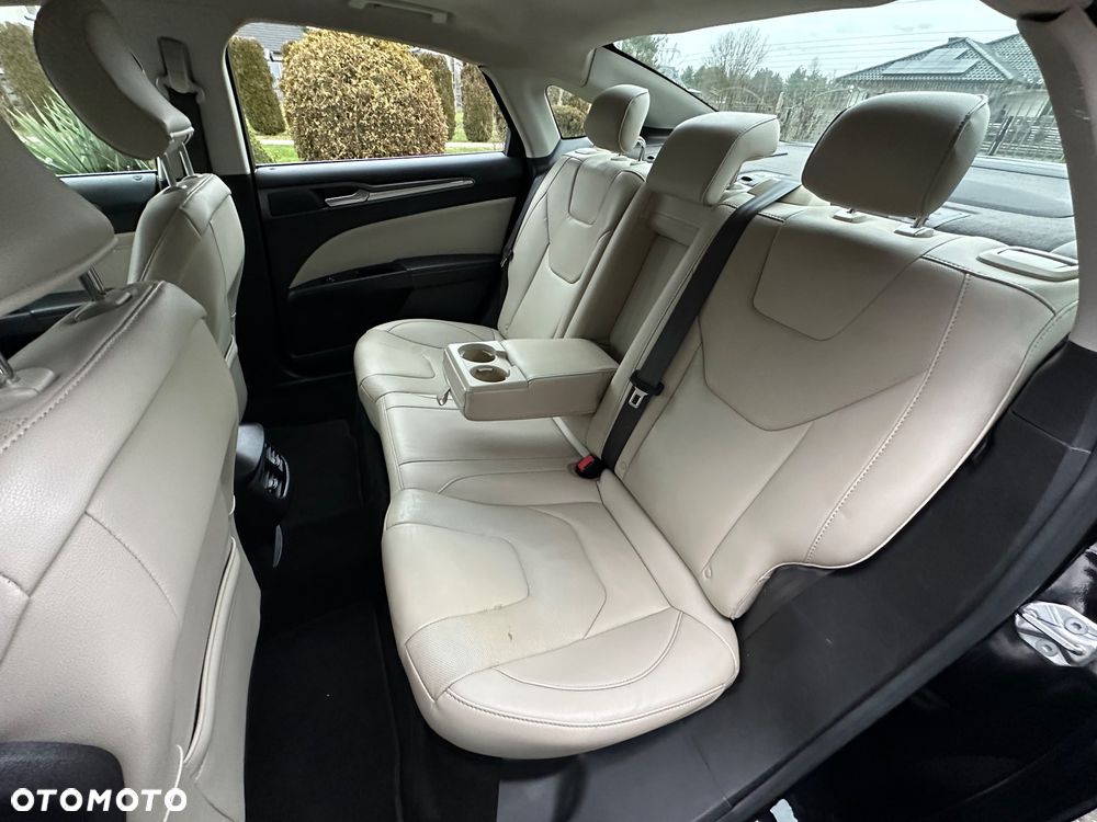 Ford Fusion 2.0 EcoBoost Titanium - 22