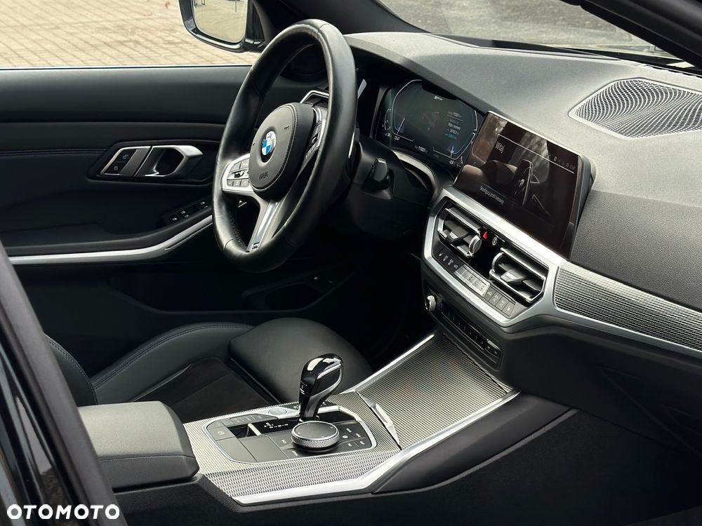 BMW Seria 3 330e iPerformance M Sport - 14