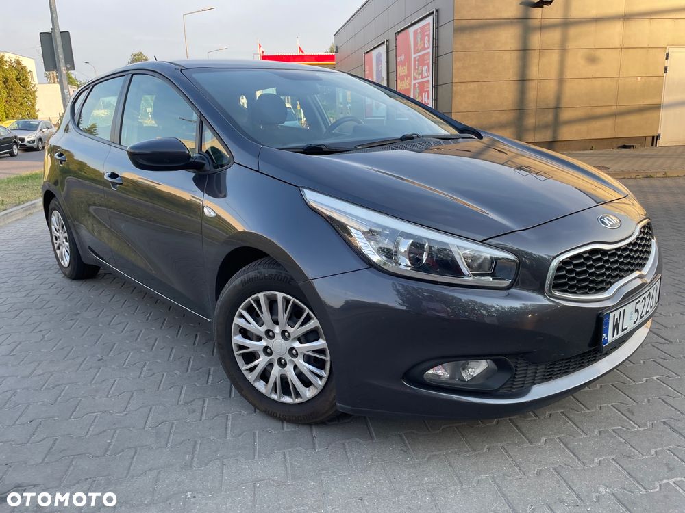 Kia Ceed 1.6 CRDi 115 ISG Vision - 28