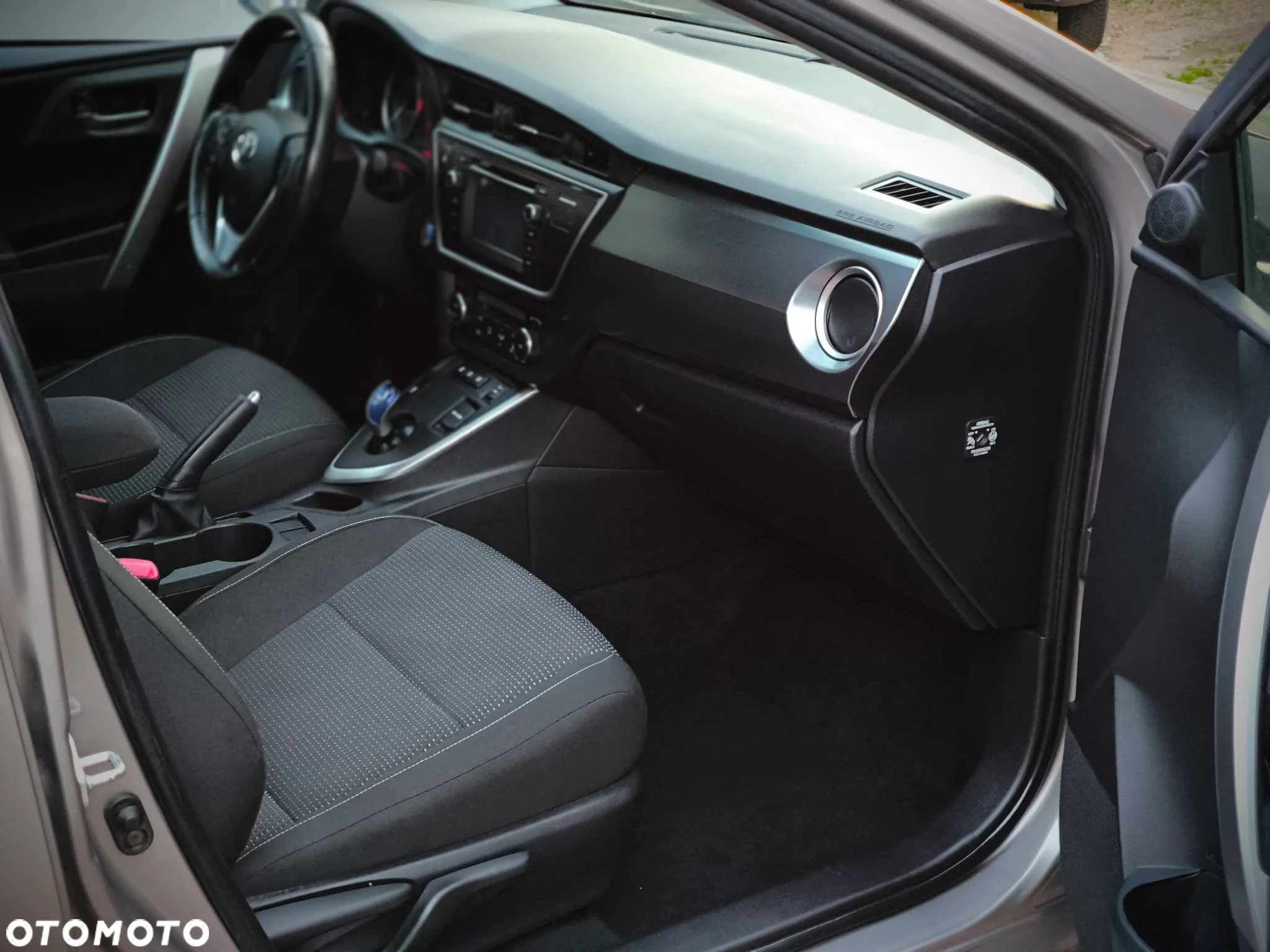 Toyota Auris 1.8 VVT-i Hybrid Automatik Style Selection - 11