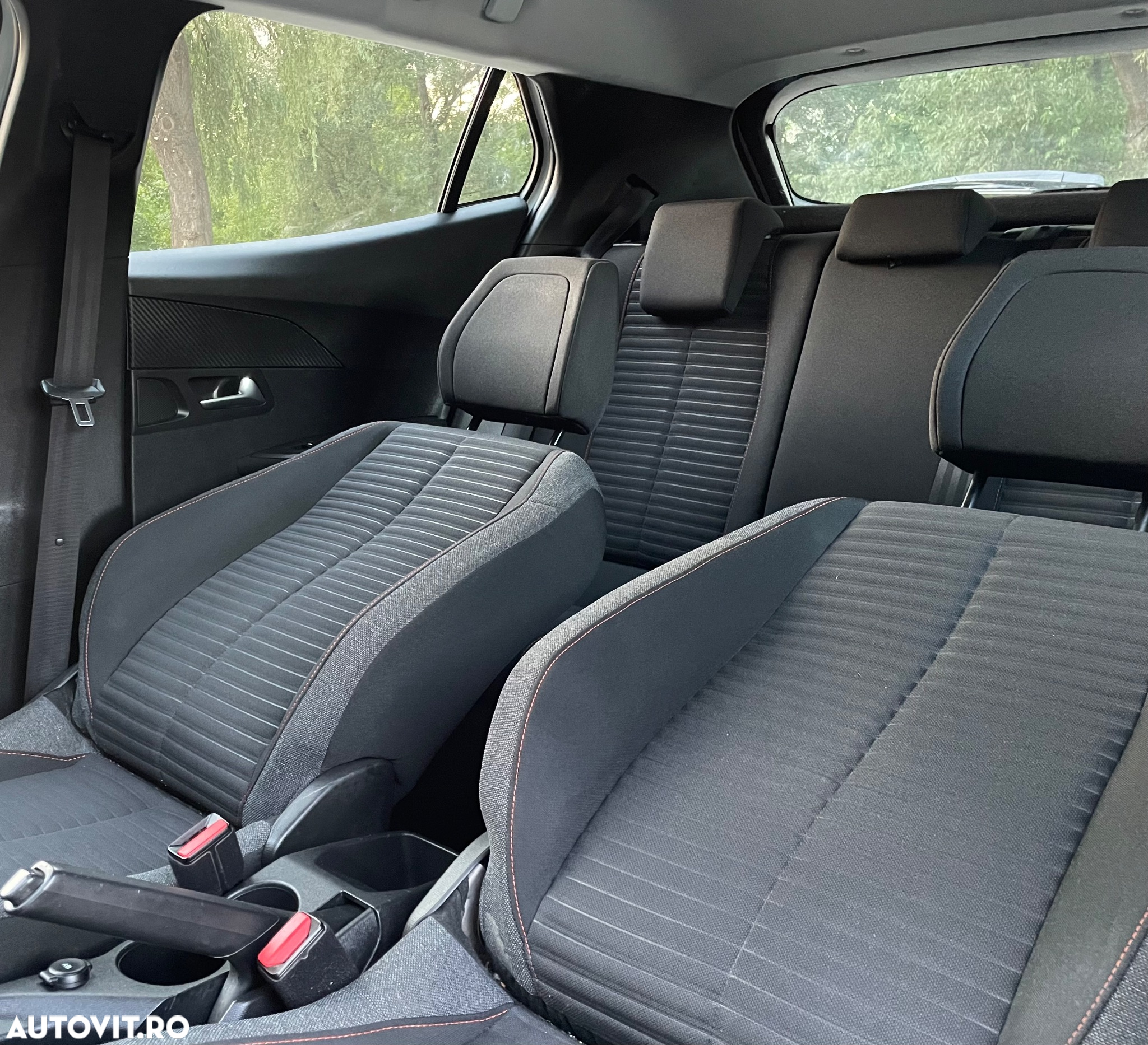 Peugeot 2008 BlueHDi 110 Allure Pack - 28