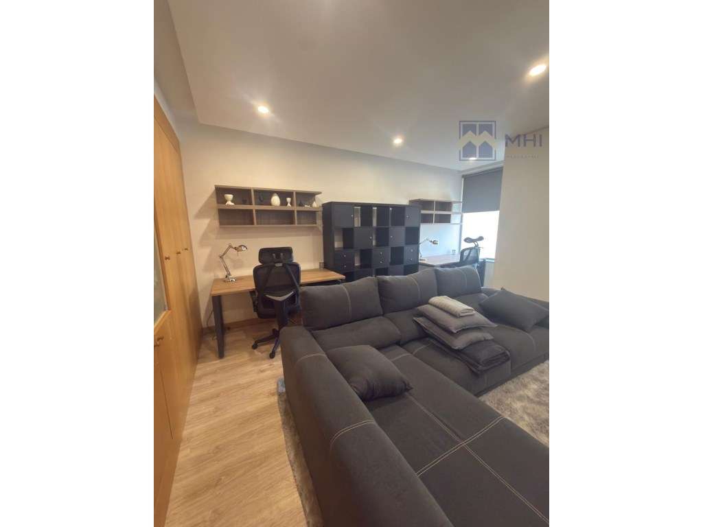 Arrenda-se Apartamento T1 totalmente equipado em Vila Maior - Sta M... - Grande imagem: 4/26