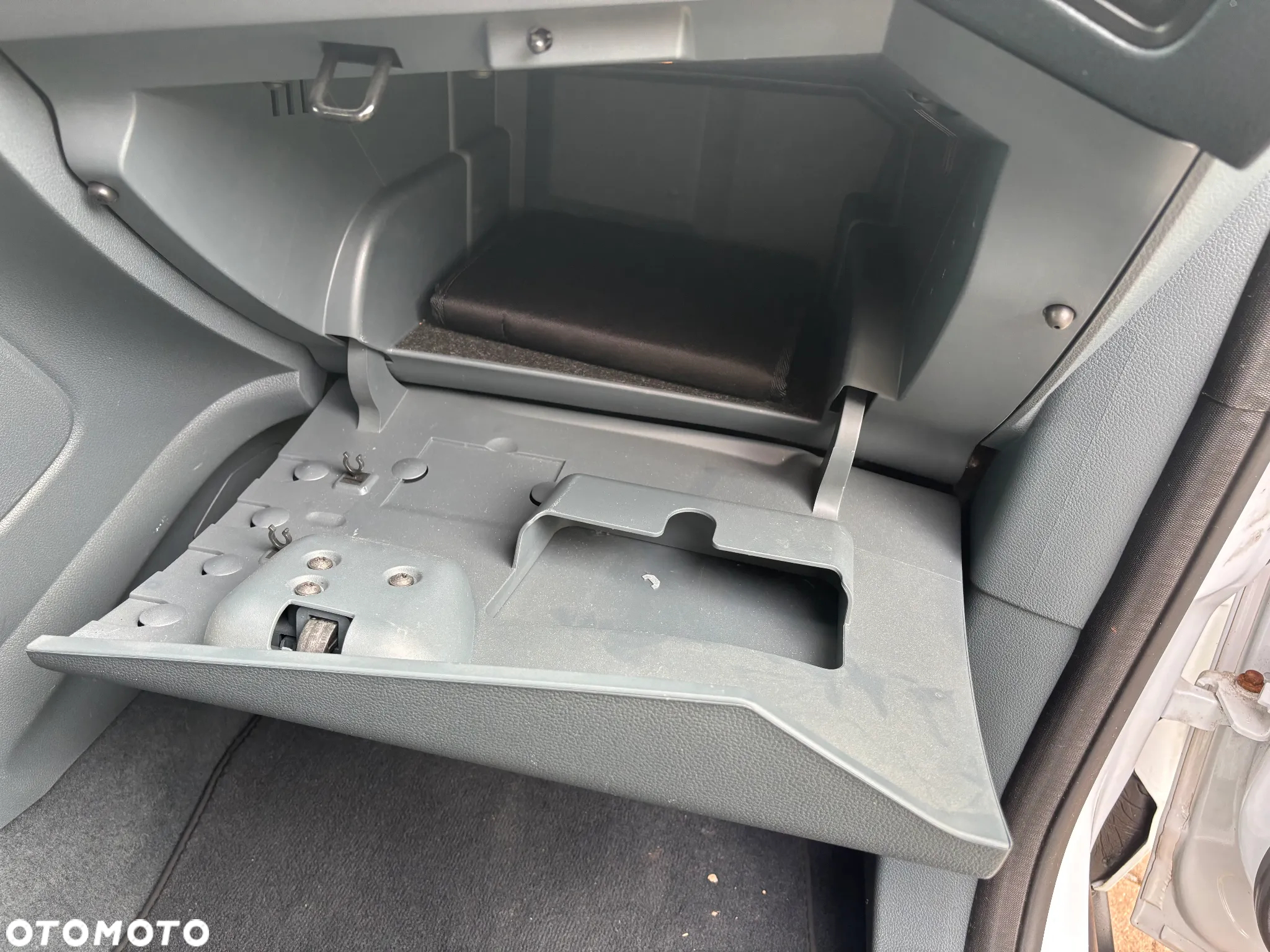 Ford C-MAX 1.6 Ti-VCT SYNC Edition - 24