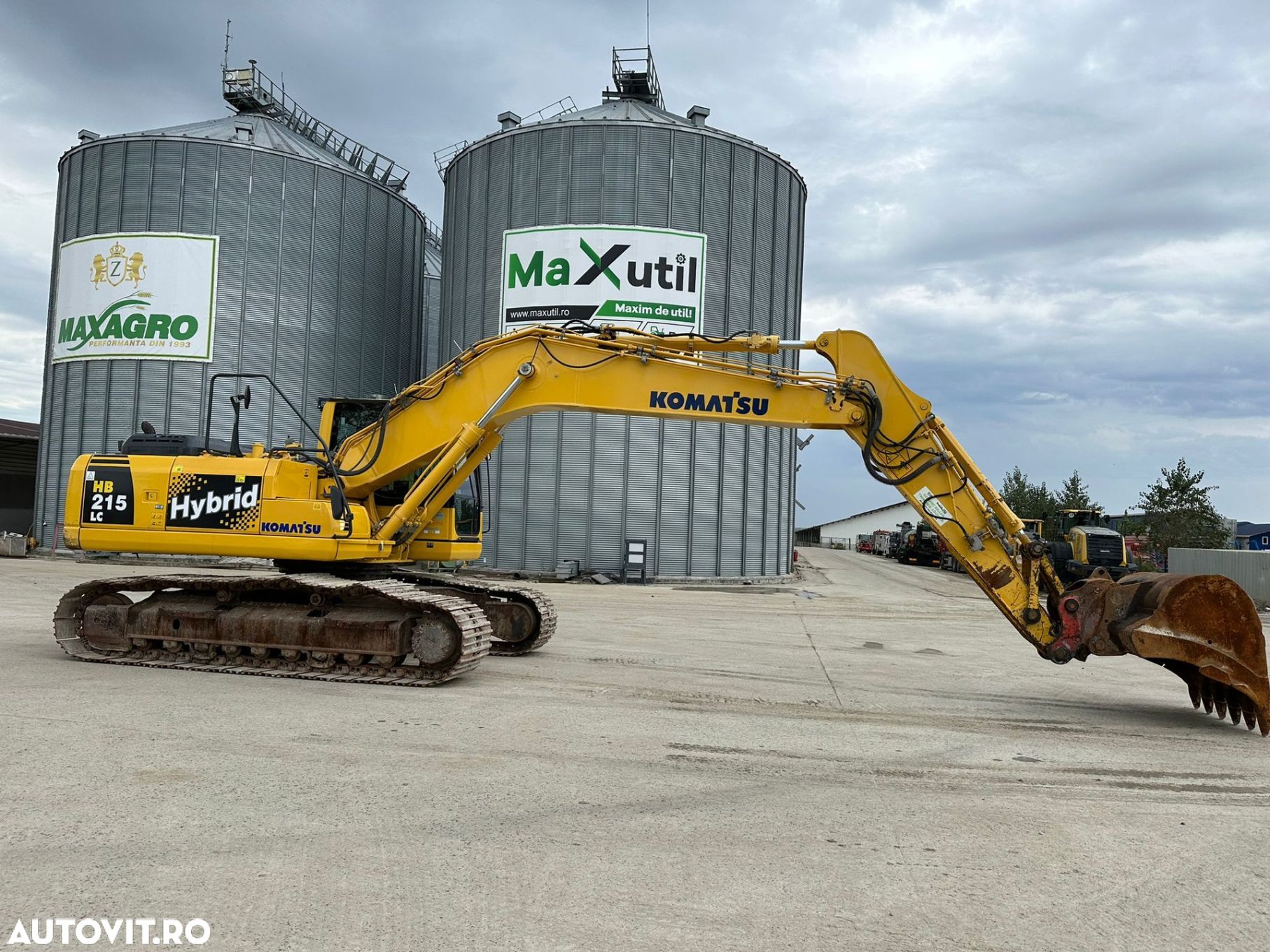 Komatsu HB215C Hybrid Excavator - 1