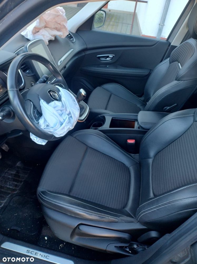 Renault Scenic - 8