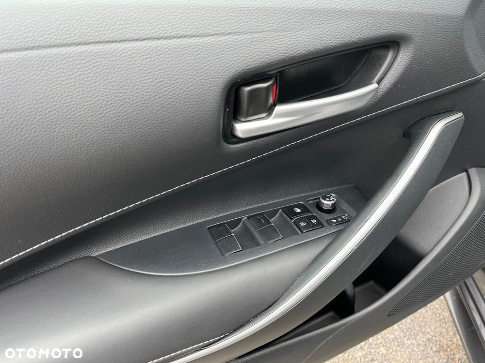 Toyota Corolla 2.0 Hybrid Style - 25