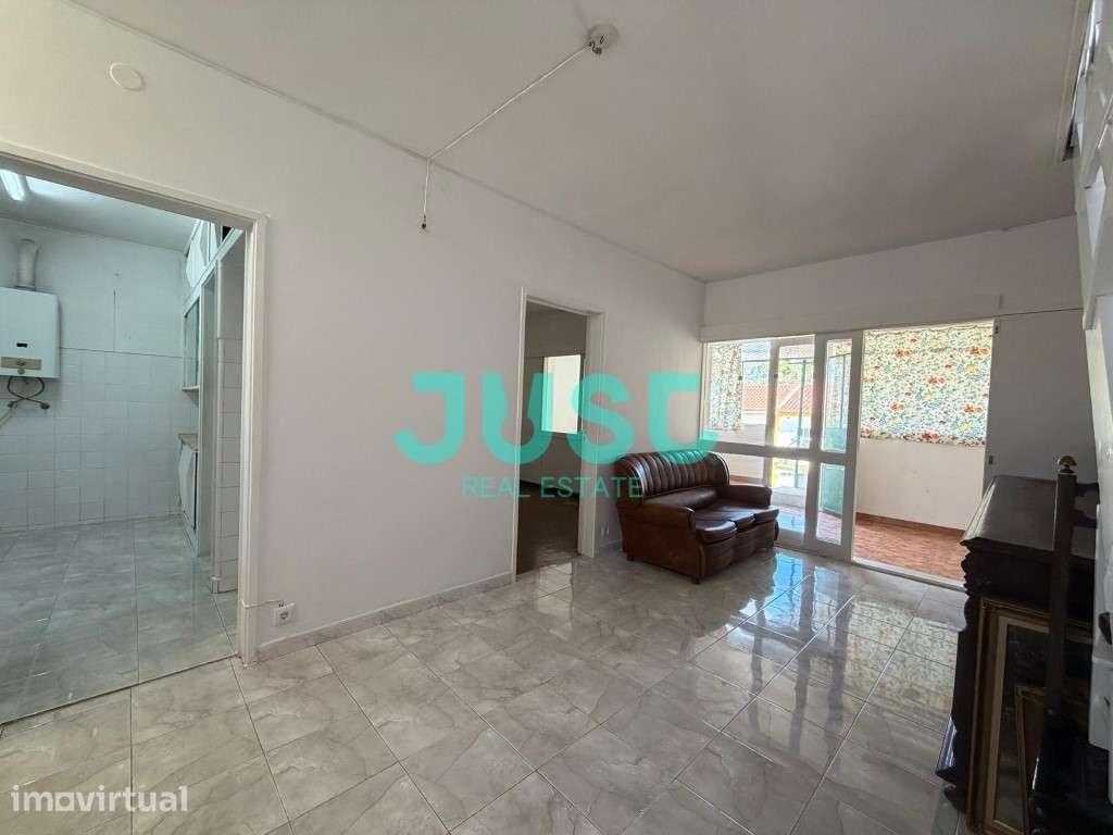 Moradia em Banda T3 para investimento junto ao bairro da Petrogal e... - Grande imagem: 4/30