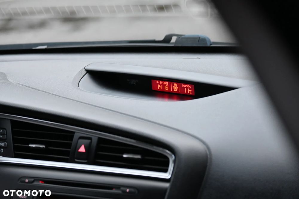 Kia Ceed 1.4 CVVT Dream-Team Edition - 25