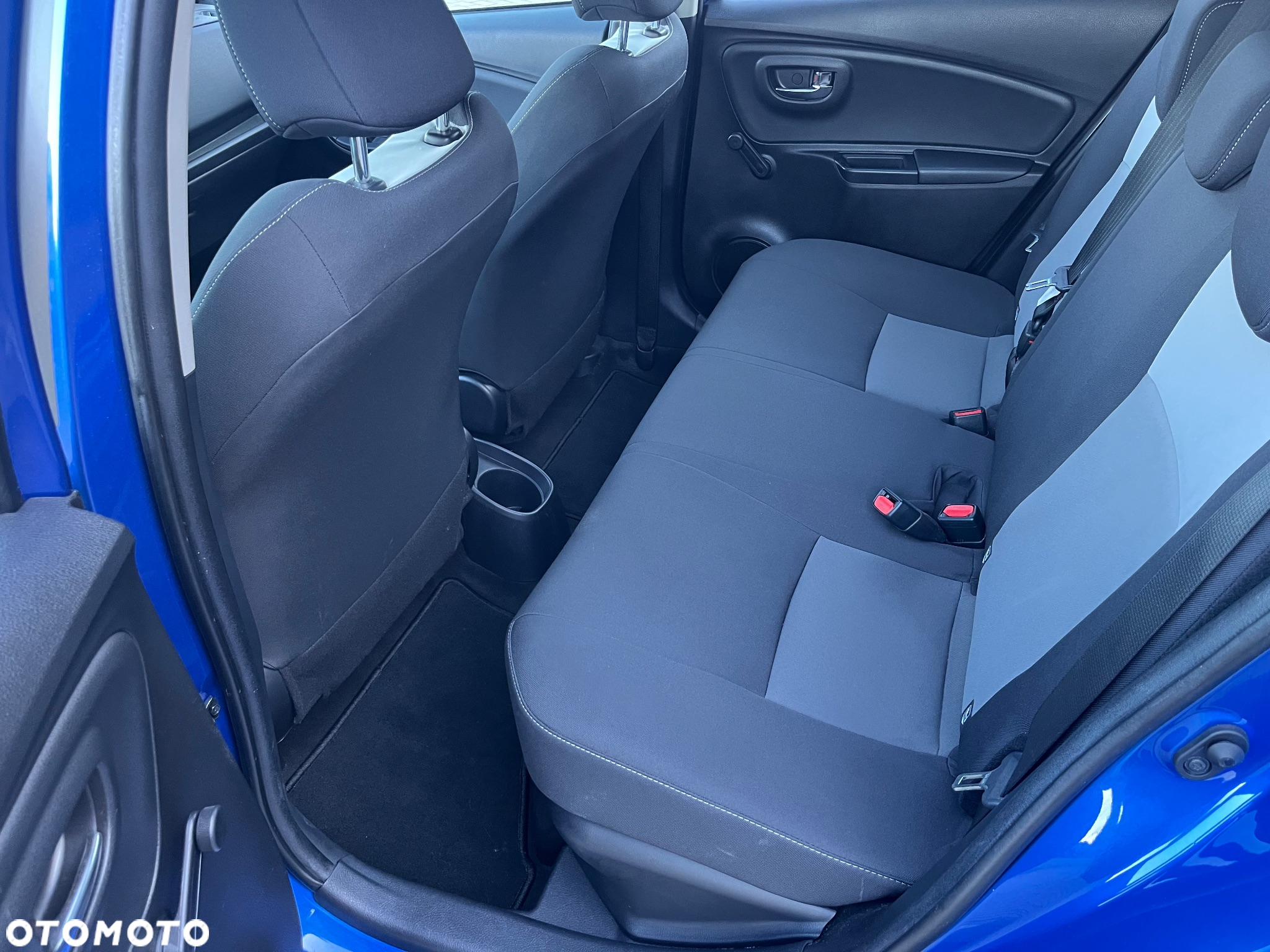 Toyota Yaris Hybrid 1.5 VVT-i Team Deutschland - 7