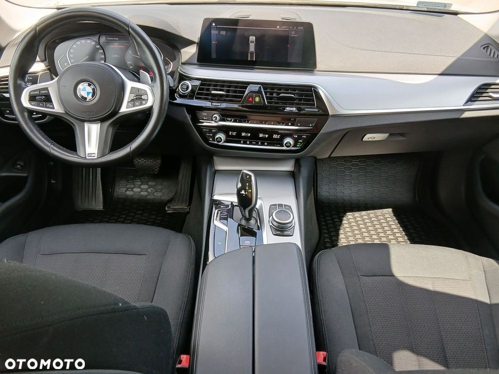 BMW Seria 5 518d - 16
