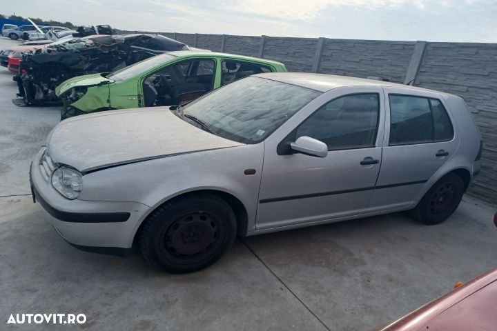 Usa spate stanga Volkswagen VW Golf 4  [din 1997 pana  2006] seria Hatchback 5-usi 1.4 MT (75 hp) - 4