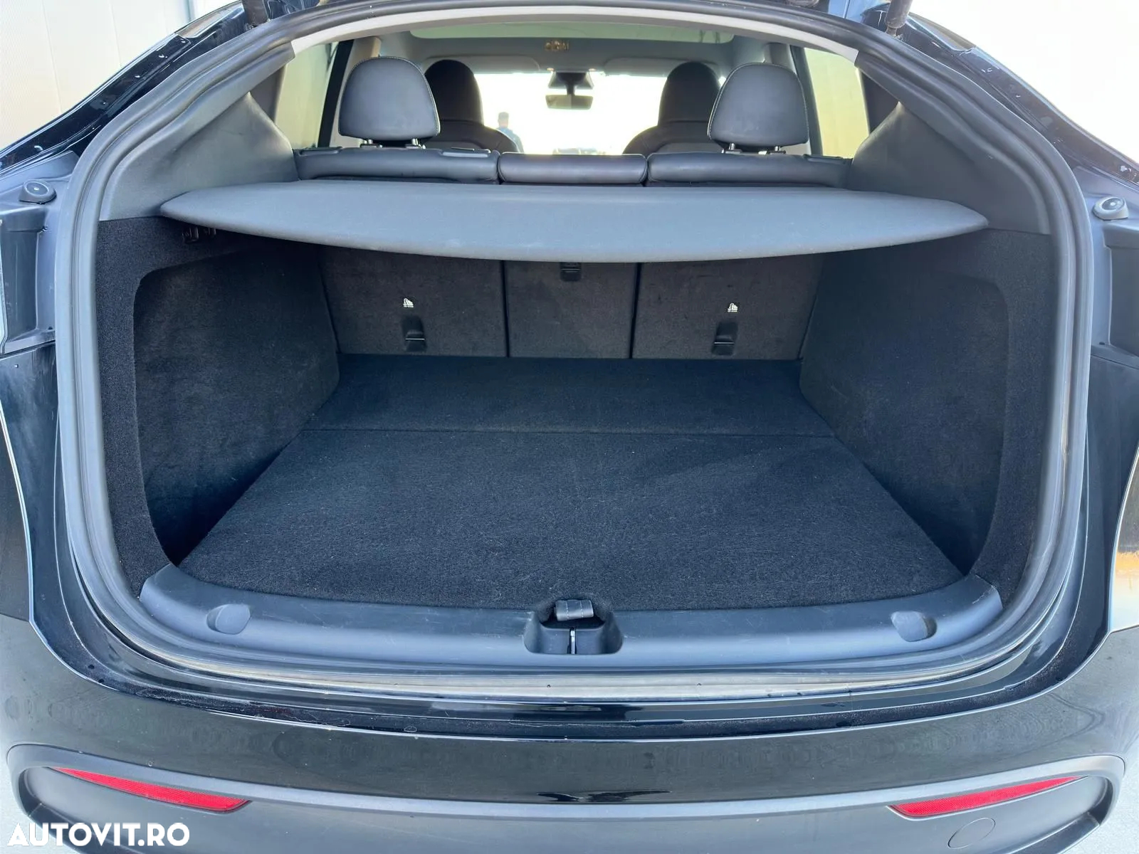 Tesla Model Y AWD Performance - 8